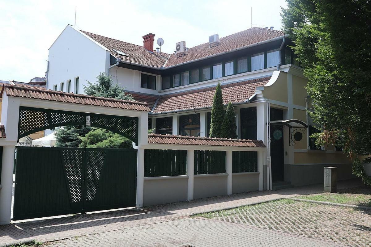 Szlovak Panzio Ξενοδοχείο Bekescsaba Εξωτερικό φωτογραφία